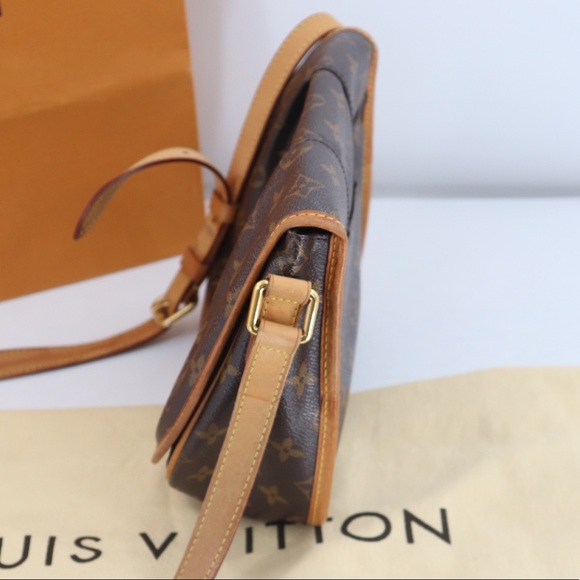 Authentic Crossbody by Louis Vuitton - Picture 3 of 16